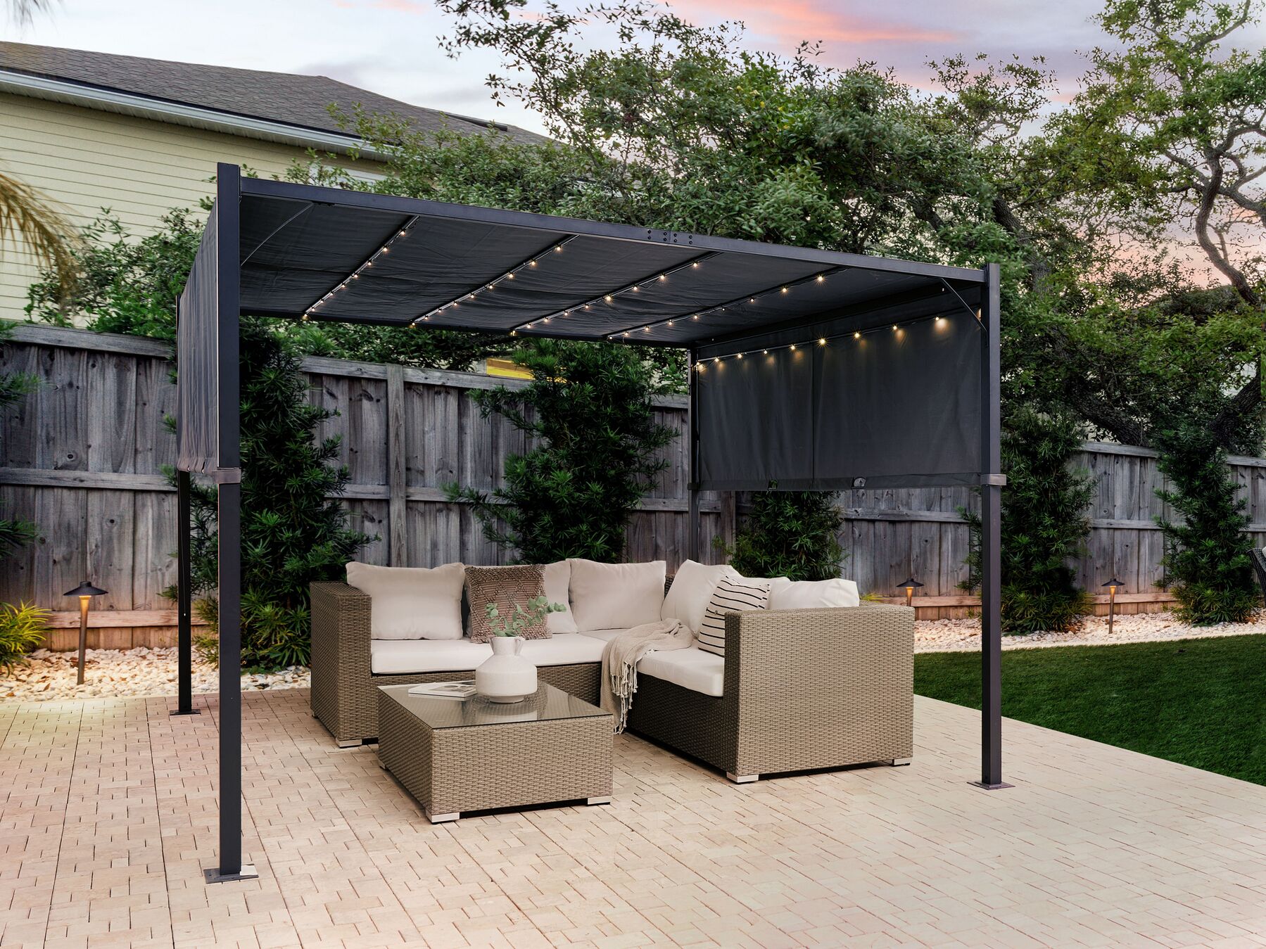 Smart Pergola LuxeShine | UV-Bestendig | Verstelbaar | LED lamp op zonne-energie