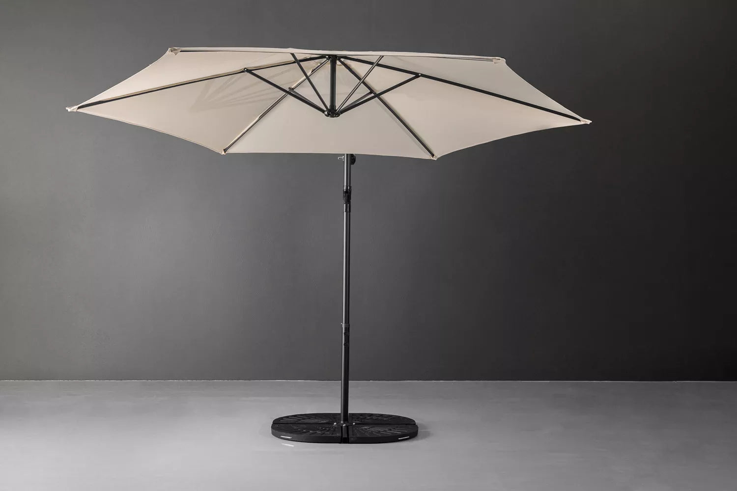 Miami Zweefparasol (Beige) – Zonsondergangreflectie